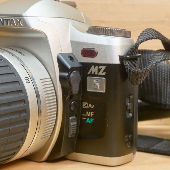 Pentax MZ-6 35mm slr Film Camera, w/ SMS Pentax FAJ 28-80mm Lens, Made in Japan - Picture 3 of 9